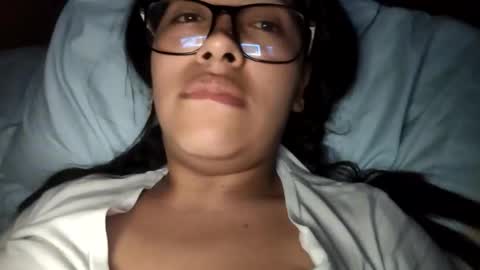 Snapshot of h0neyybl00dyy chatting on February 13, 7:04 am Gisse online show from February 13, 7:04 am