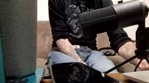 h333th3nz online show from April 2, 12:08 am