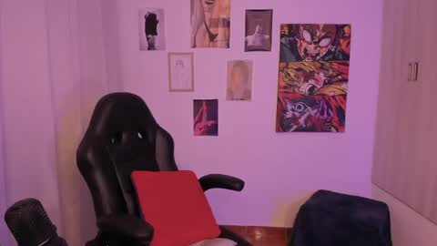 haanna_thompsoon online show from May 15, 3:24 am