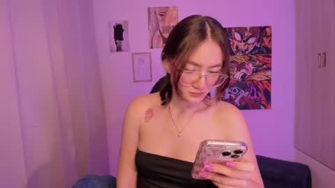 haanna_thompsoon online show from May 29, 2:53 am