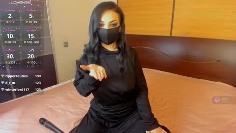 Snapshot of habibi_moon chatting on December 8, 5:18 am Linda online show from December 8, 5:18 am