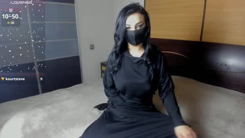 Snapshot of habibi_moon chatting on December 14, 11:39 am Linda online show from December 14, 11:39 am