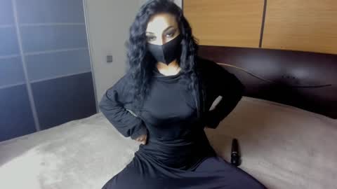Snapshot of habibi_moon chatting on December 15, 11:34 am Linda online show from December 15, 11:34 am