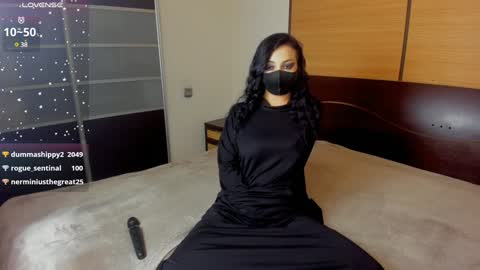 Snapshot of habibi_moon chatting on December 20, 5:36 am Linda online show from December 20, 5:36 am