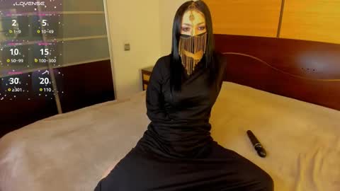 Snapshot of habibi_moon chatting on February 12, 3:29 am Linda online show from February 12, 3:29 am