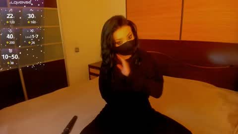 Snapshot of habibi_moon chatting on February 23, 11:11 am Linda online show from February 23, 11:11 am