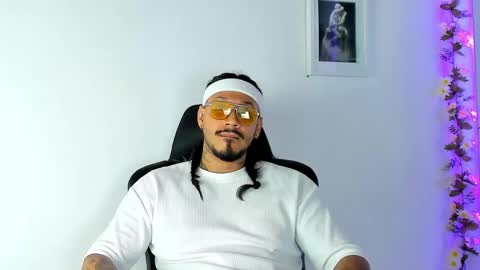 Snapshot of hache222 chatting on February 17, 8:58 pm hache222 online show from February 17, 8:58 pm