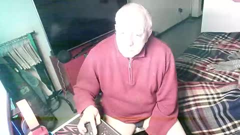 hacknoob62 online show from November 24, 6:40 pm