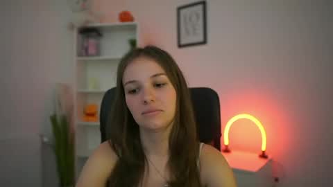 Gigi18 online show from May 28, 8:11 am