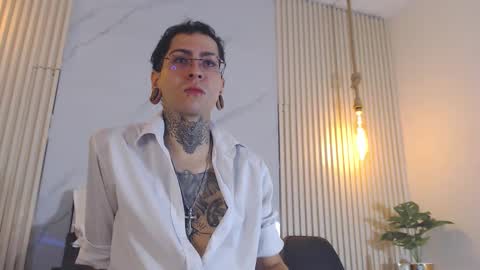 Snapshot of hades_hellhunt chatting on October 3, 2:58 pm hades_hellhunt online show from October 3, 2:58 pm
