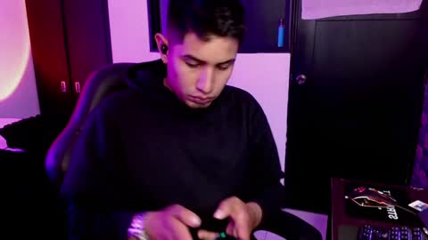 Snapshot of hades_sir chatting on January 8, 1:32 am Hades Sir online show from January 8, 1:32 am