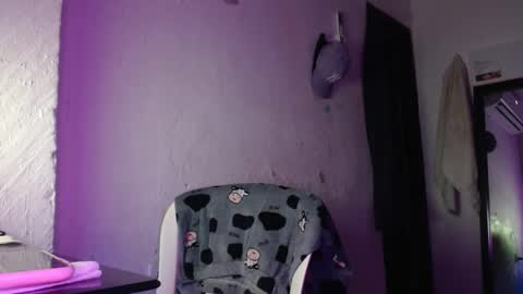 hadesmit1 online show from March 18, 2:04 am