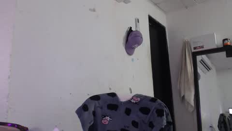 hadesmit1 online show from March 20, 2:49 am