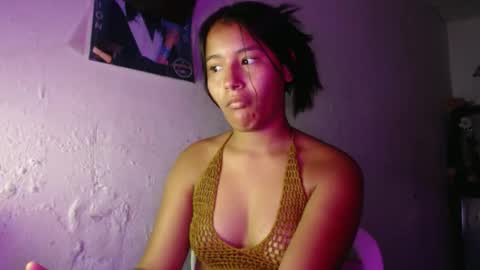 hadesmit1 online show from May 7, 12:54 pm