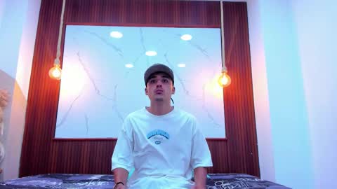 Snapshot of hadrian_torres chatting on March 16, 12:53 pm Hadrian Torres online show from March 16, 12:53 pm