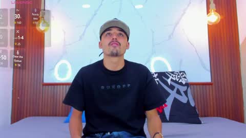 Snapshot of hadrian_torres chatting on April 1, 1:01 pm Hadrian Torres online show from April 1, 1:01 pm