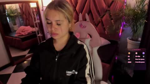 Snapshot of haelycute chatting on January 30, 11:33 am Haely online show from January 30, 11:33 am