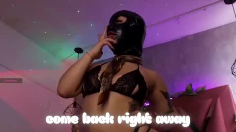 Snapshot of haelycute chatting on October 26, 11:05 am Haely online show from October 26, 11:05 am