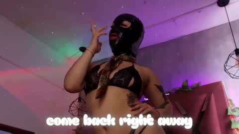 Snapshot of haelycute chatting on October 30, 11:33 am Haely online show from October 30, 11:33 am