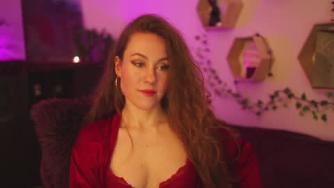 hahayessihaveone online show from January 4, 7:44 pm