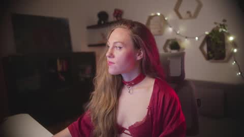 hahayessihaveone online show from October 26, 4:35 pm