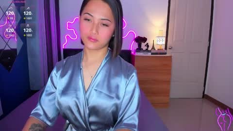 Snapshot of hailee_delevinge chatting on April 8, 11:48 pm eurasian girl andrea online show from April 8, 11:48 pm