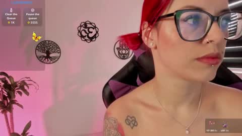 Hailee online show from September 29, 3:39 pm