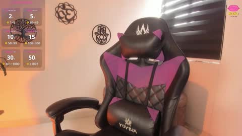 Hailee online show from March 17, 3:48 pm