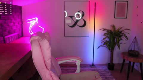 Hailey  Green online show from February 2, 11:00 pm