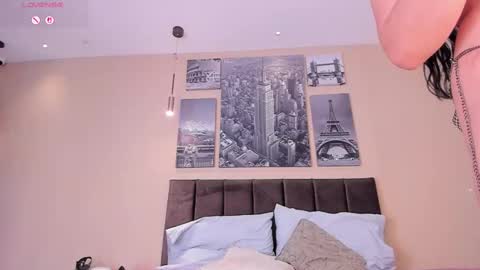 laura online show from September 20, 12:11 am