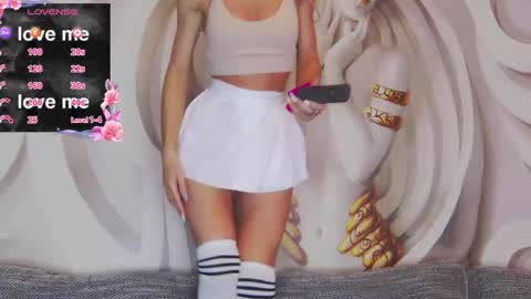 HaileyPeach online show from May 6, 5:07 pm