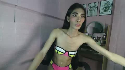 Snapshot of hailey_sweetcum77 chatting on November 22, 3:44 pm hailey_sweetcum77 online show from November 22, 3:44 pm