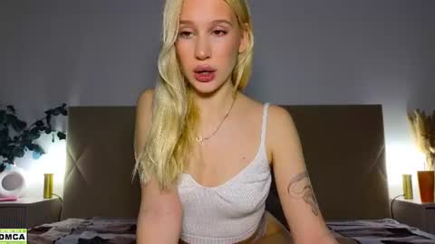 hailey_would online show from June 15, 10:01 pm