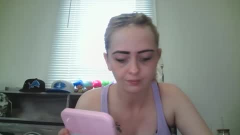 Snapshot of haileyakuma69 chatting on December 20, 8:55 pm Hailey and d online show from December 20, 8:55 pm