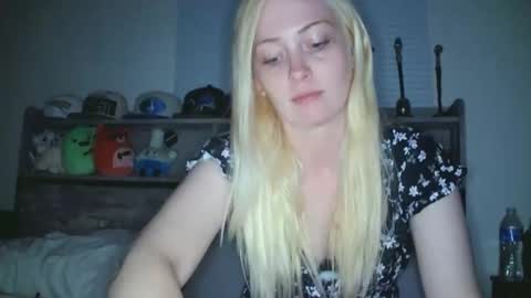 Snapshot of haileyakuma69 chatting on September 28, 11:54 pm Hailey and d online show from September 28, 11:54 pm