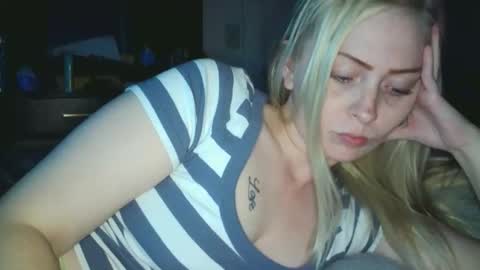 Hailey and d online show from October 25, 8:22 am