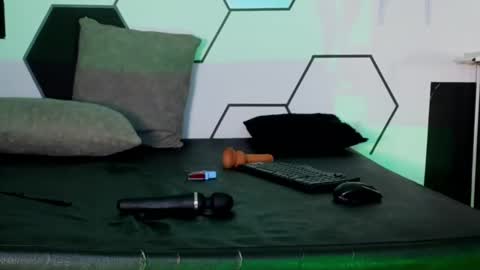 haileycat_ online show from February 27, 5:45 am