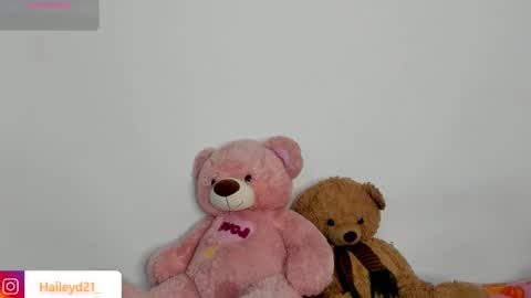 Snapshot of haileyduke chatting on February 15, 1:13 am Hailey online show from February 15, 1:13 am