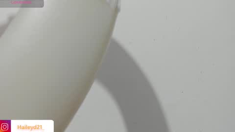 Snapshot of haileyduke chatting on February 21, 7:04 pm Hailey online show from February 21, 7:04 pm