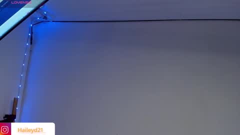 Snapshot of haileyduke chatting on February 25, 11:14 pm Hailey online show from February 25, 11:14 pm