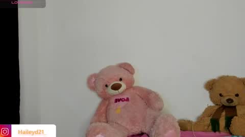 Snapshot of haileyduke chatting on March 9, 10:25 pm Hailey online show from March 9, 10:25 pm