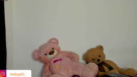 Snapshot of haileyduke chatting on March 14, 11:10 pm Hailey online show from March 14, 11:10 pm