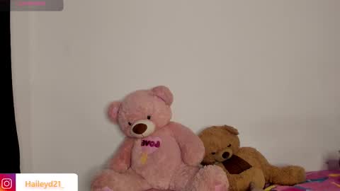 Snapshot of haileyduke chatting on March 25, 11:33 pm Hailey online show from March 25, 11:33 pm