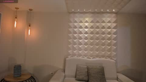 Hailey online show from March 20, 11:15 am