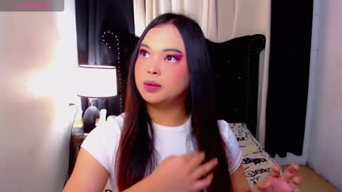 Snapshot of hailywilson chatting on February 14, 11:51 am haily online show from February 14, 11:51 am