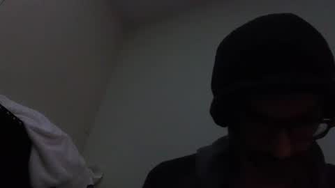 Snapshot of hailzeffn chatting on December 17, 6:35 am ZeffN online show from December 17, 6:35 am