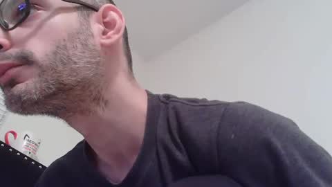 Snapshot of hailzeffn chatting on December 30, 12:43 am ZeffN online show from December 30, 12:43 am