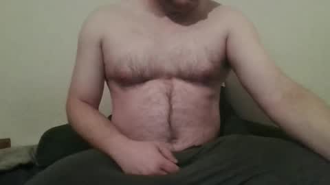 Snapshot of hairychest222141 chatting on January 19, 5:18 pm hairychest222141 online show from January 19, 5:18 pm
