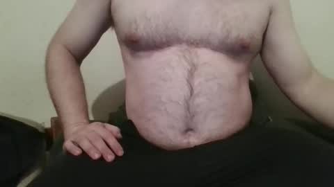 Snapshot of hairychest222141 chatting on February 14, 9:11 pm hairychest222141 online show from February 14, 9:11 pm