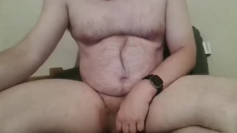 Snapshot of hairychest222141 chatting on April 4, 7:06 am hairychest222141 online show from April 4, 7:06 am